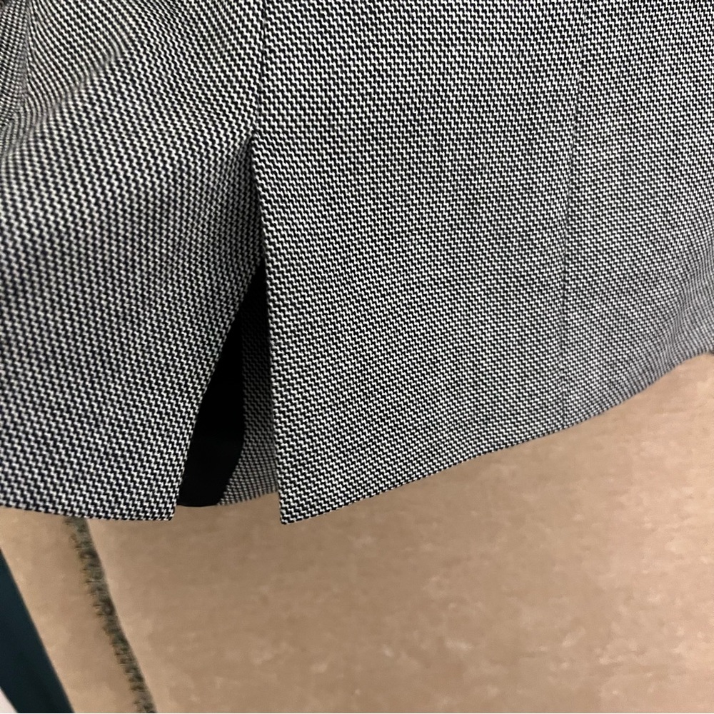 OSCAR DE LA RENTA Vintage Wool Blazer with Leather Elbow Patches - Picture 11 of 16